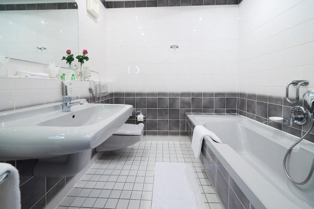 Seehotel Am Tankumsee Isenbuettel Экстерьер фото