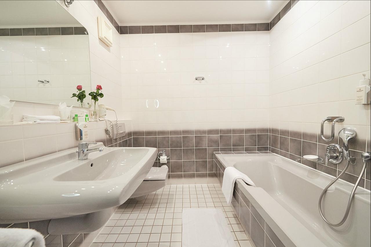 Seehotel Am Tankumsee Isenbuettel Экстерьер фото