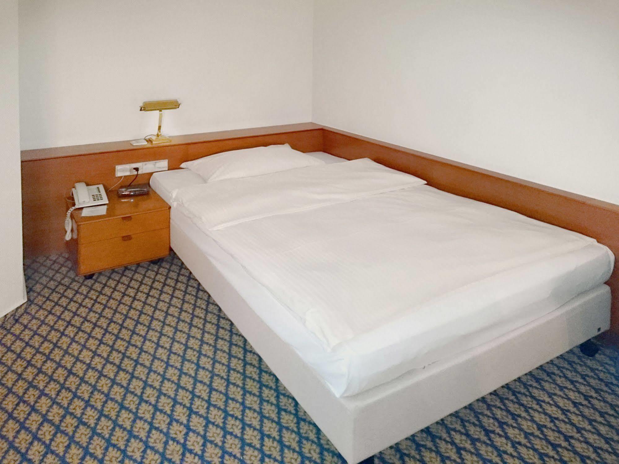 Seehotel Am Tankumsee Isenbuettel Экстерьер фото